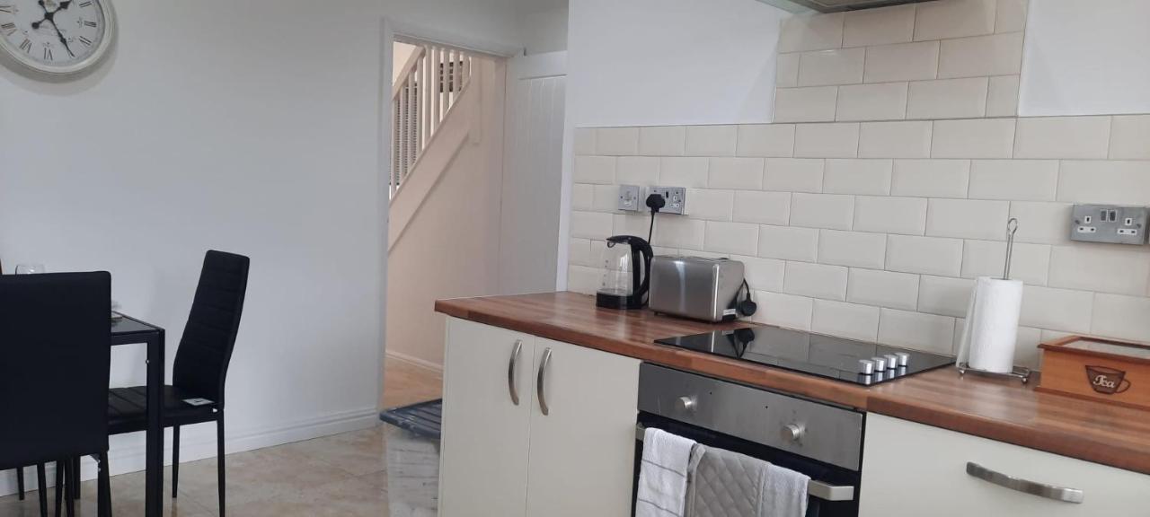 Stylish And Homey 3 Bedroom House With Free Parking & Wi-Fi Minworth Екстериор снимка