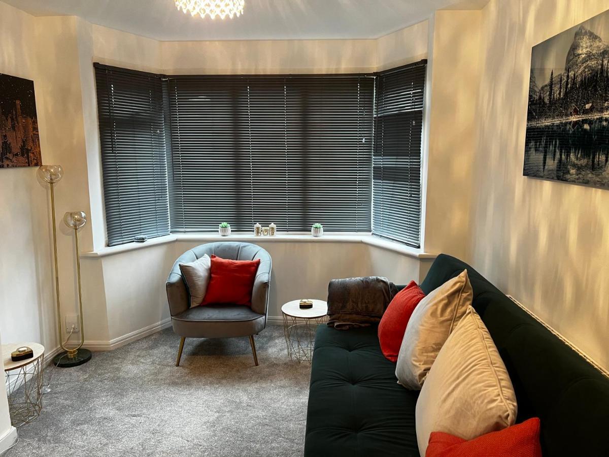 Stylish And Homey 3 Bedroom House With Free Parking & Wi-Fi Minworth Екстериор снимка