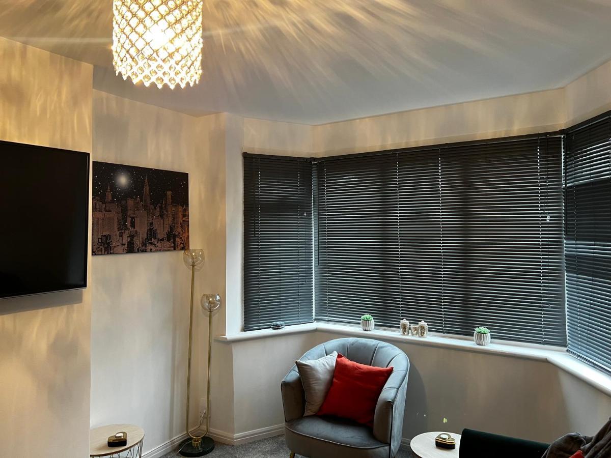 Stylish And Homey 3 Bedroom House With Free Parking & Wi-Fi Minworth Екстериор снимка